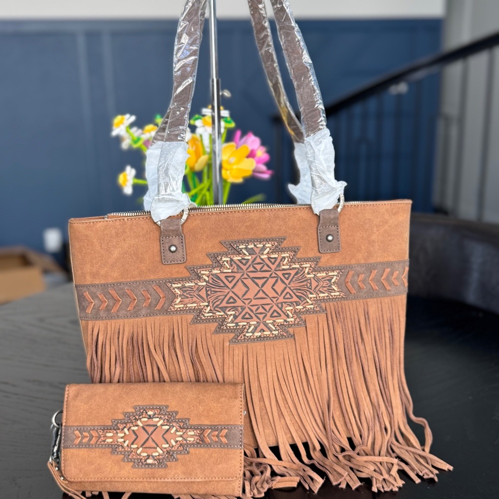 Trinity Ranch Aztec Tooled Fringe Concealed Carry Tote + Wallet Brown